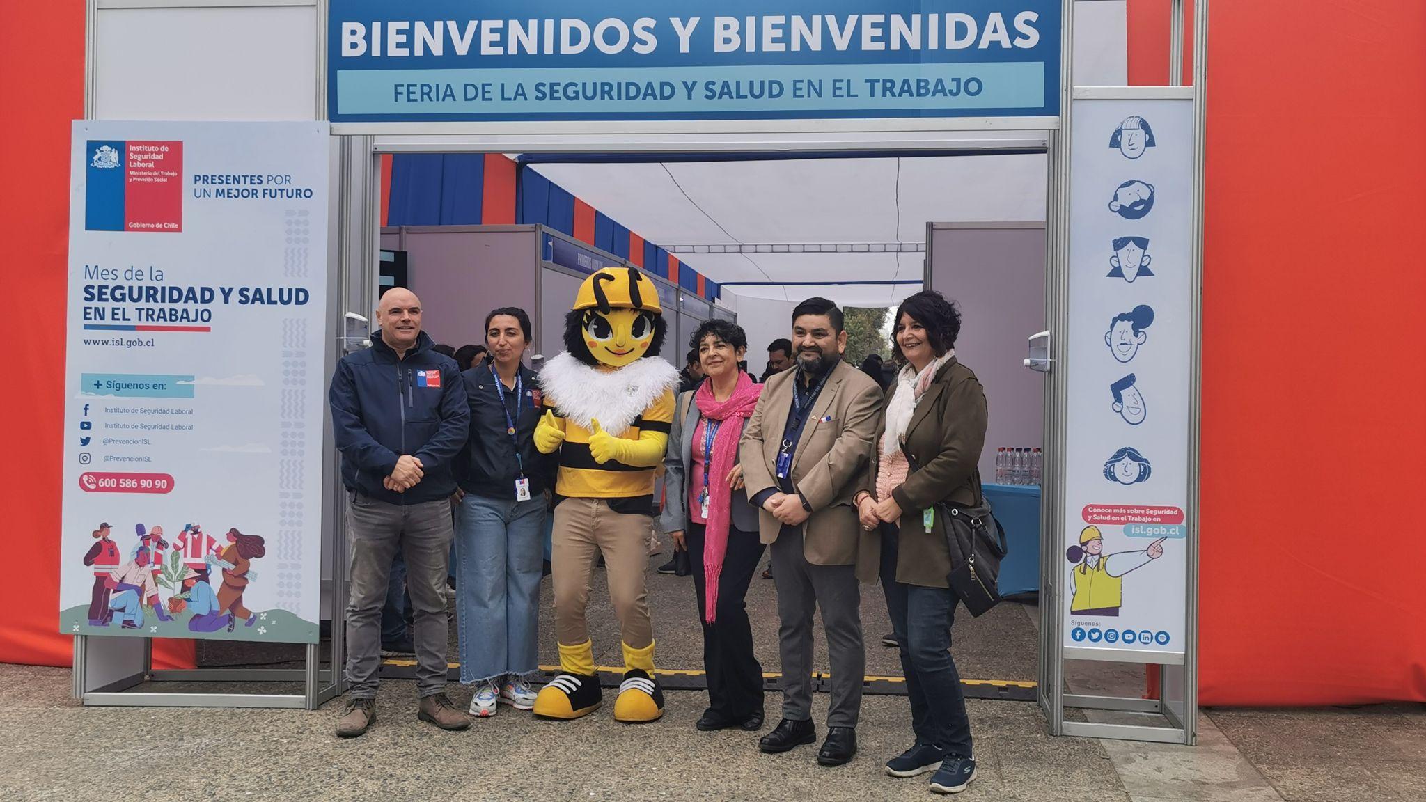ISL realizó Feria de Seguridad y Salud Laboral en el centro de Santiago